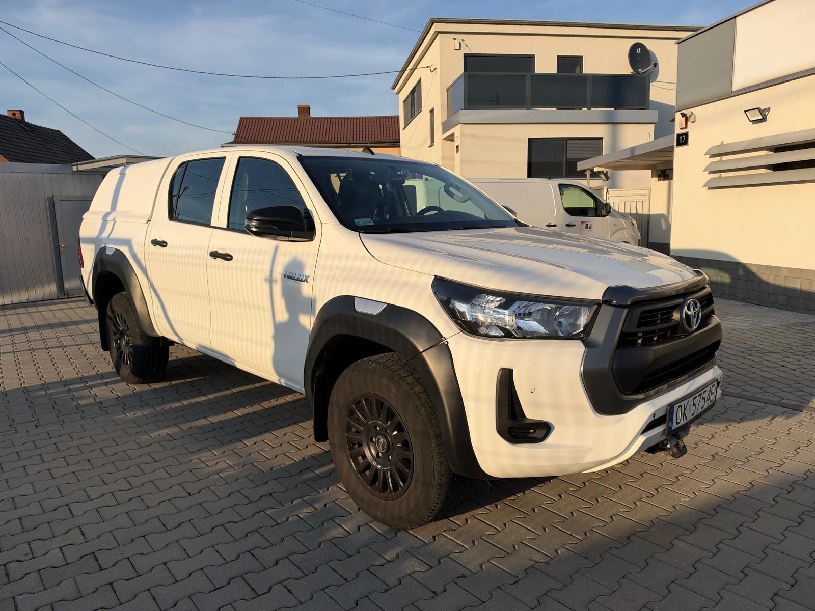 Toyota Hilux 150KM wyciągarka Hardtop platforma bagażnika fv23%