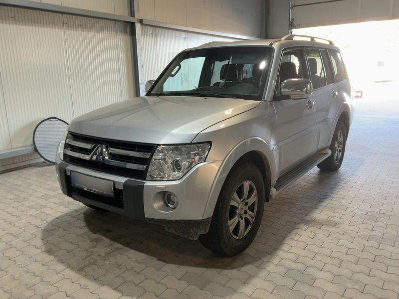 Mitsubishi Pajero 3.2 DI-D Intense